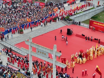 空中睇“波罗诞”！正诞日人气超旺，千年庙会魅力不减