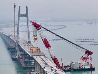 海上卧龙现！阳江港大桥顺利合龙