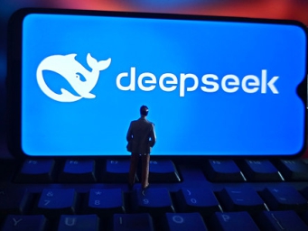 车企疯狂押注DeepSeek：低成本AI是解药还是毒药？深度